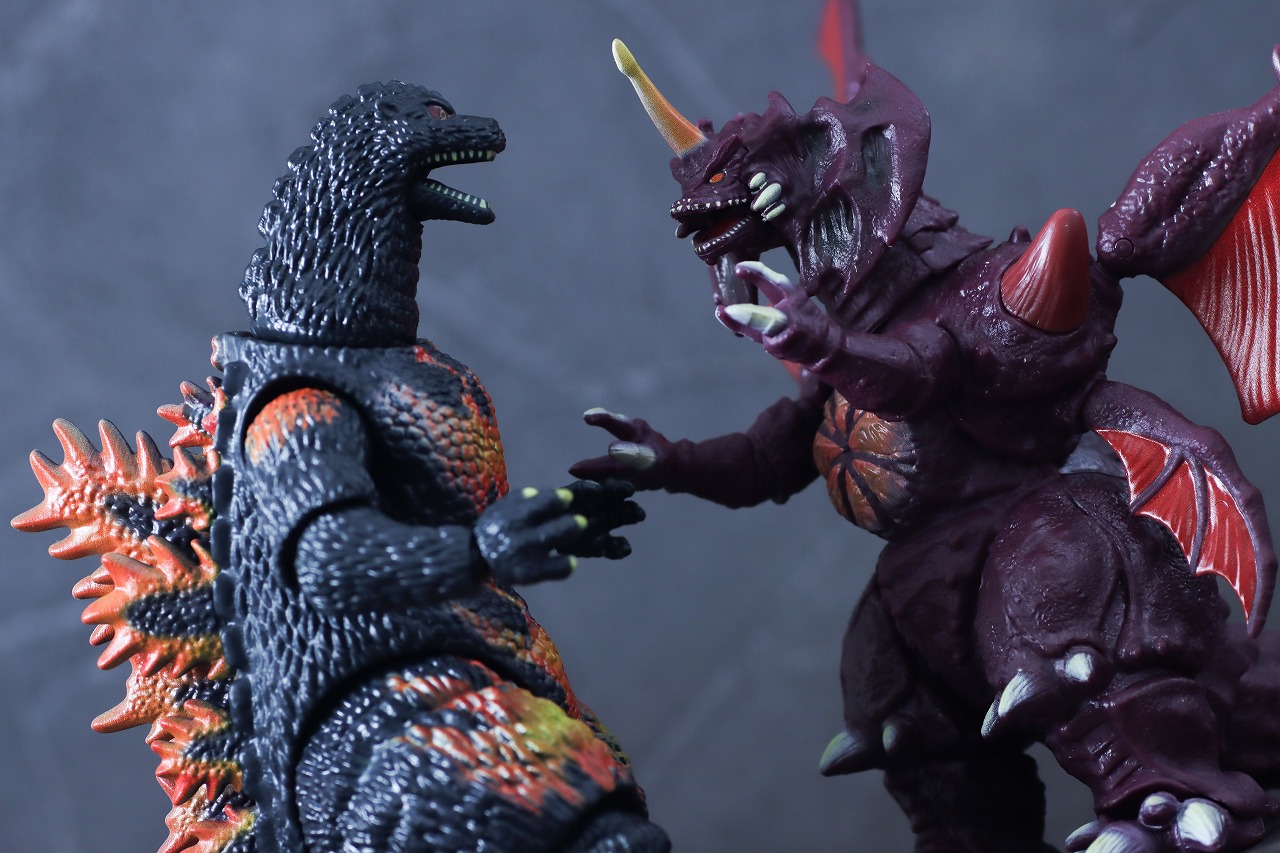 ゴジラアクションフィギュア　デストロイア　レビュー　アクション　バーニングゴジラ