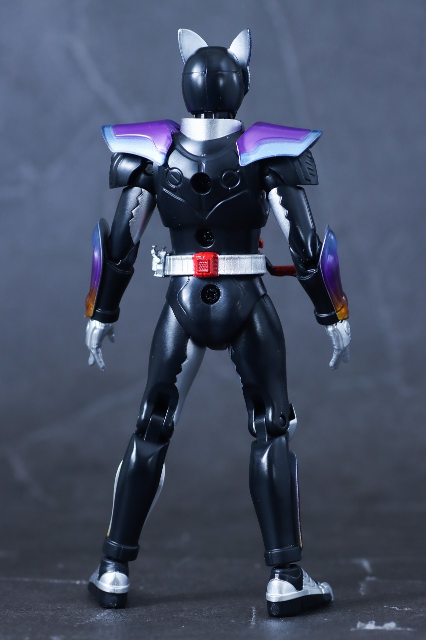 アクションフィギュア　仮面ライダーガヴ ポッピングミフォーム　レビュー　本体