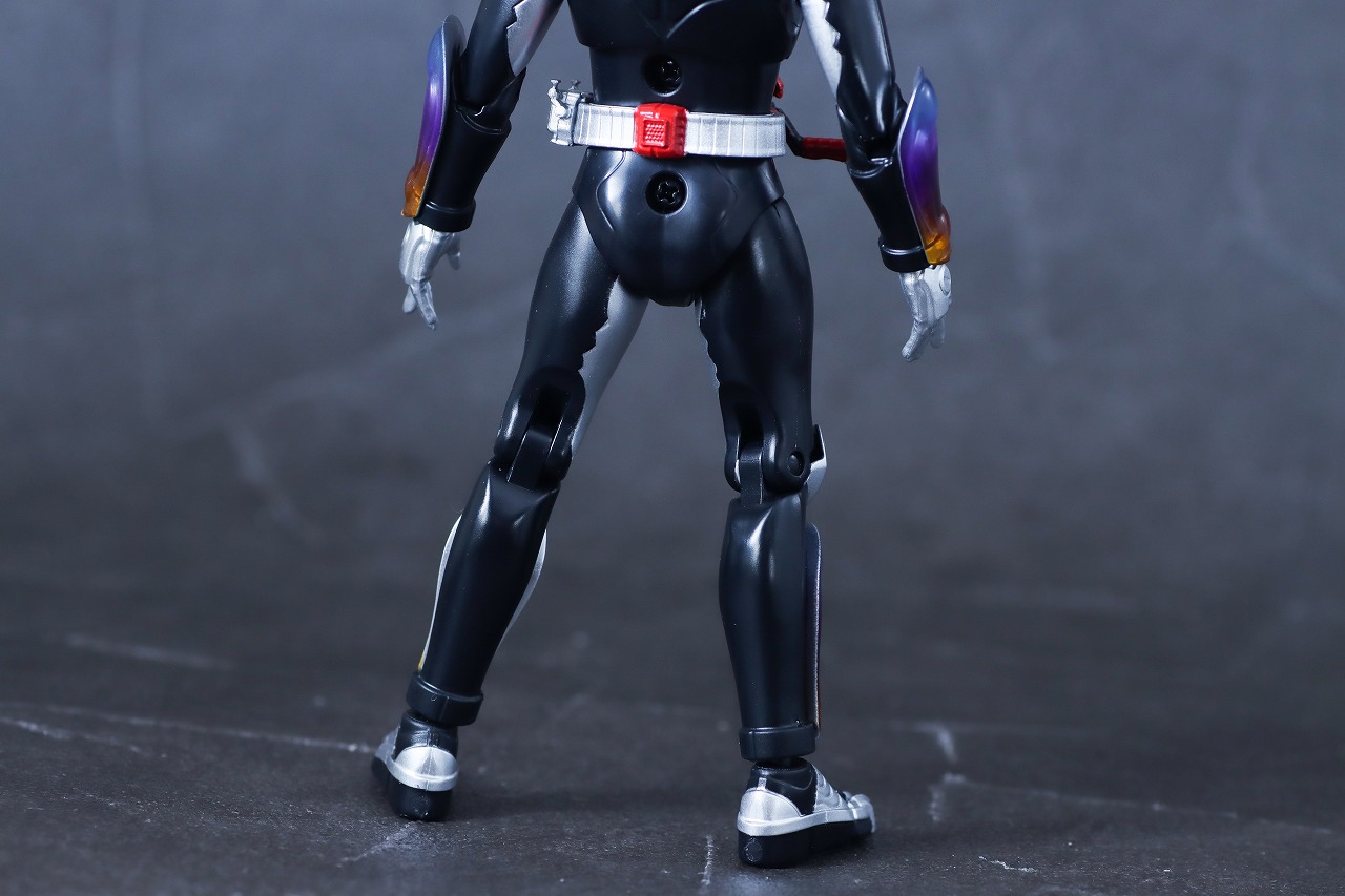 アクションフィギュア　仮面ライダーガヴ ポッピングミフォーム　レビュー　本体