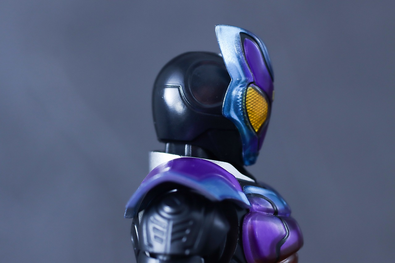 アクションフィギュア　仮面ライダーガヴ ポッピングミフォーム　レビュー　本体