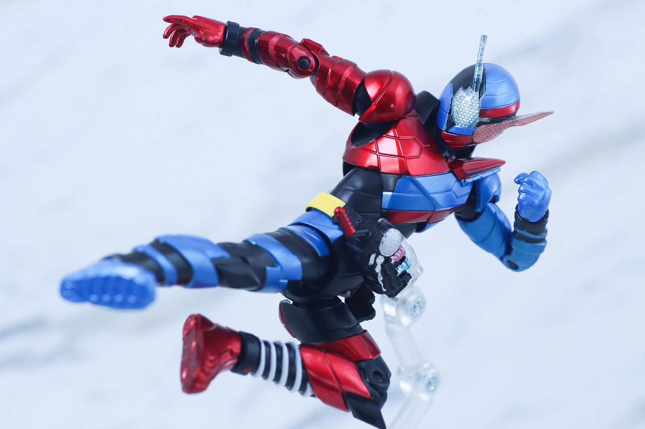 アクションフィギュア　仮面ライダービルド　ラビットタンクフォーム　レビュー　アクション