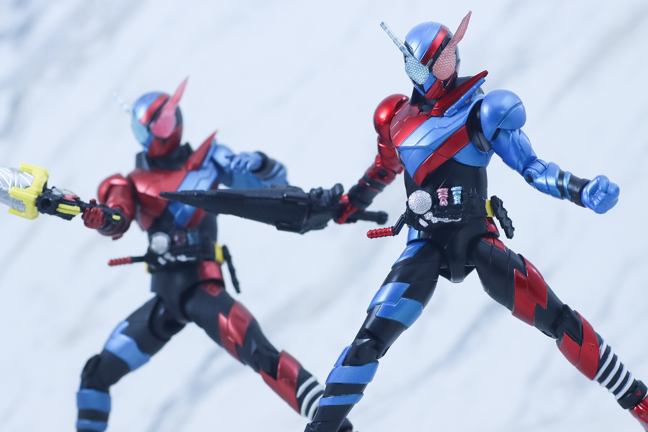 アクションフィギュア　仮面ライダービルド　ラビットタンクフォーム　レビュー　アクション