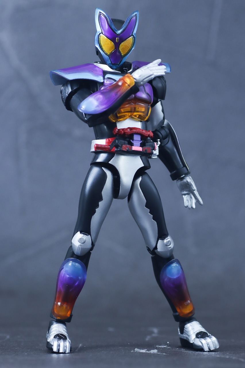 アクションフィギュア　仮面ライダーガヴ ポッピングミフォーム　レビュー　本体