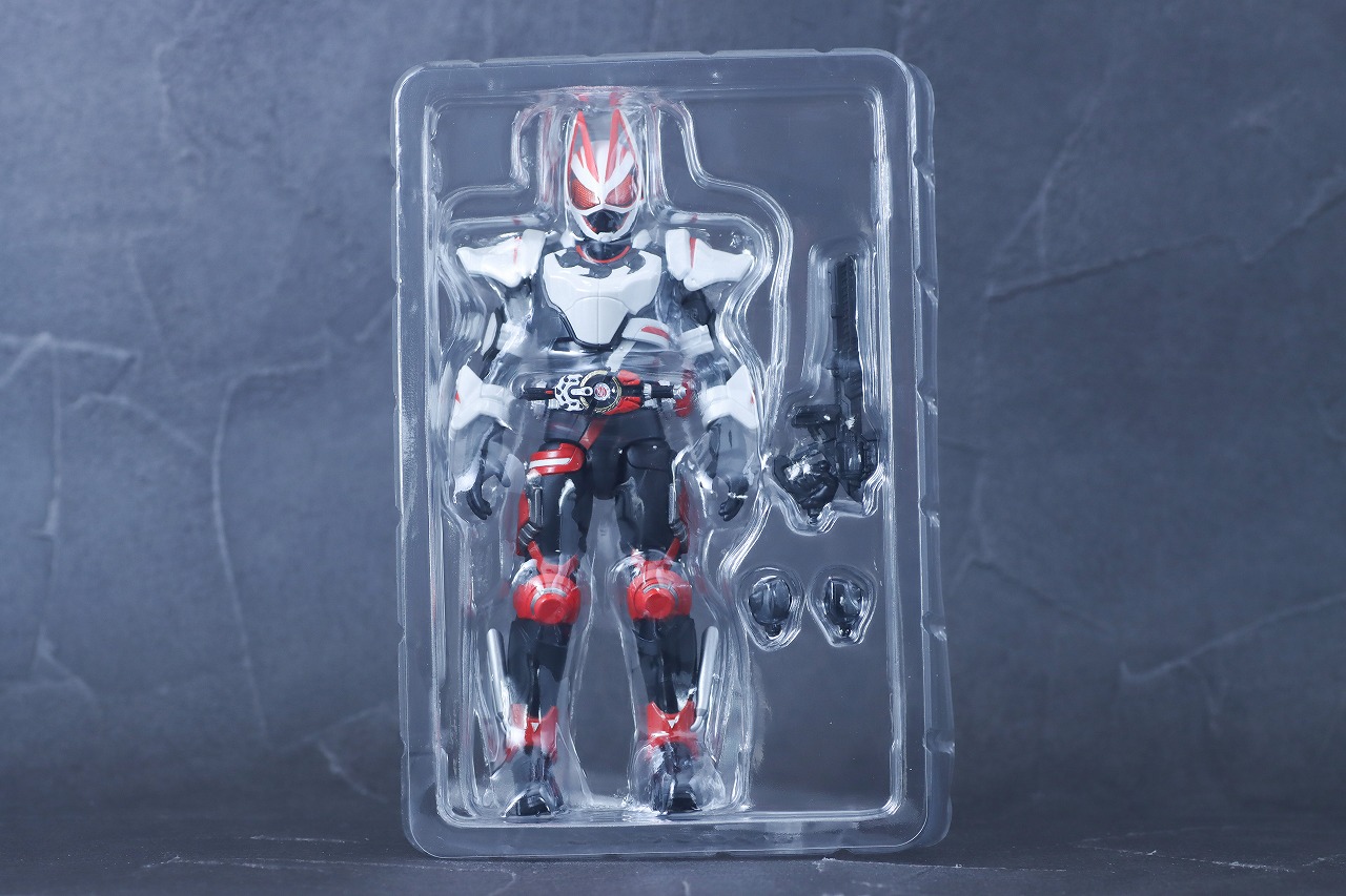 アクションフィギュア　仮面ライダーギーツ　マグナムブーストフォーム　レビュー　パッケージ