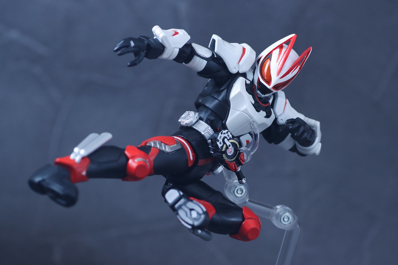 アクションフィギュア　仮面ライダーギーツ　マグナムブーストフォーム　レビュー　アクション
