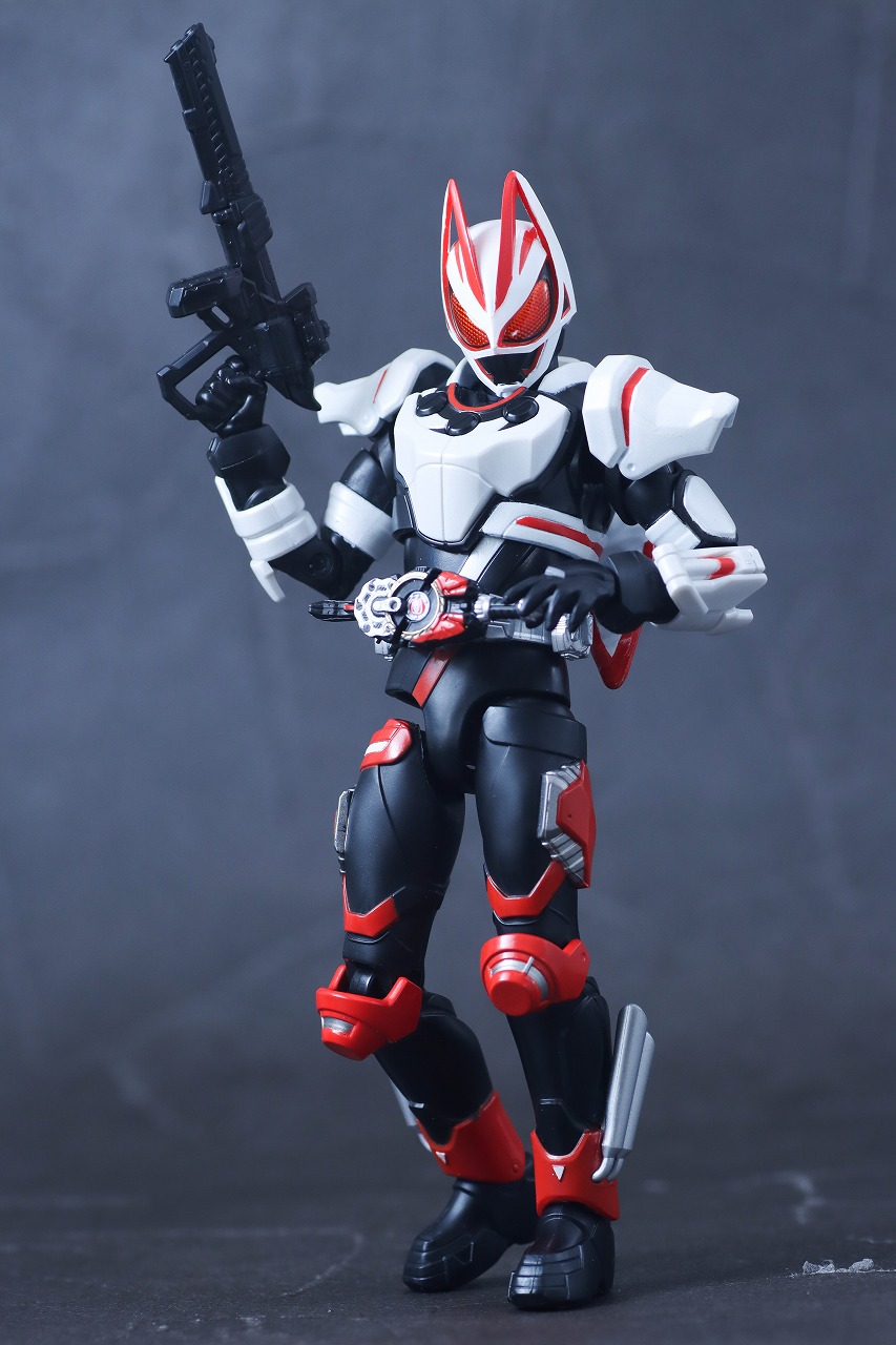 アクションフィギュア　仮面ライダーギーツ　マグナムブーストフォーム　レビュー　本体