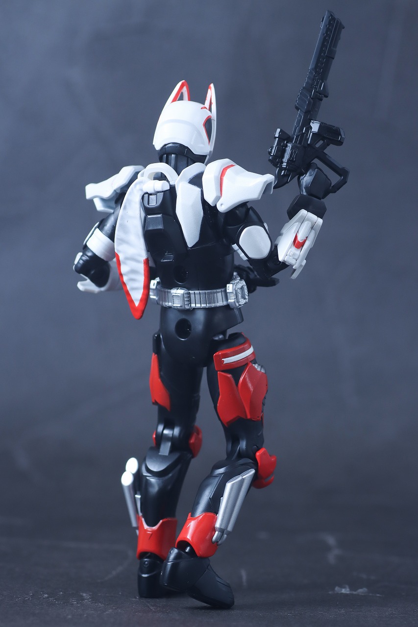 アクションフィギュア　仮面ライダーギーツ　マグナムブーストフォーム　レビュー　本体