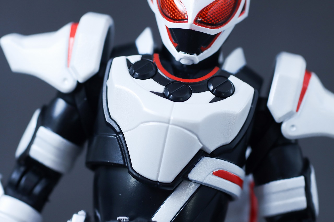 アクションフィギュア　仮面ライダーギーツ　マグナムブーストフォーム　レビュー　本体