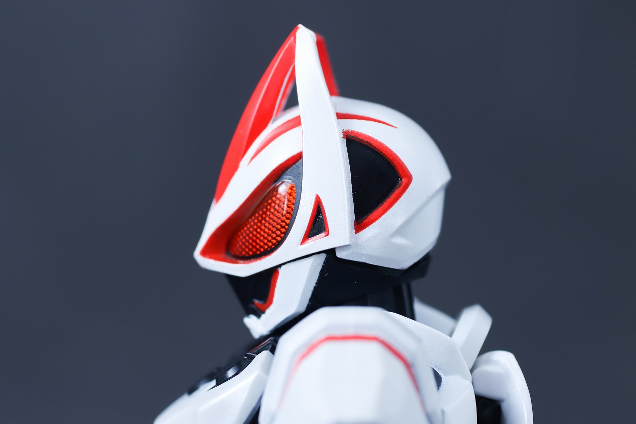 アクションフィギュア　仮面ライダーギーツ　マグナムブーストフォーム　レビュー　本体