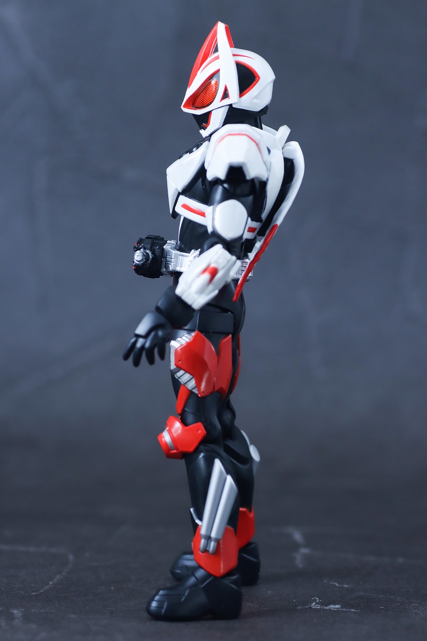 アクションフィギュア　仮面ライダーギーツ　マグナムブーストフォーム　レビュー　本体