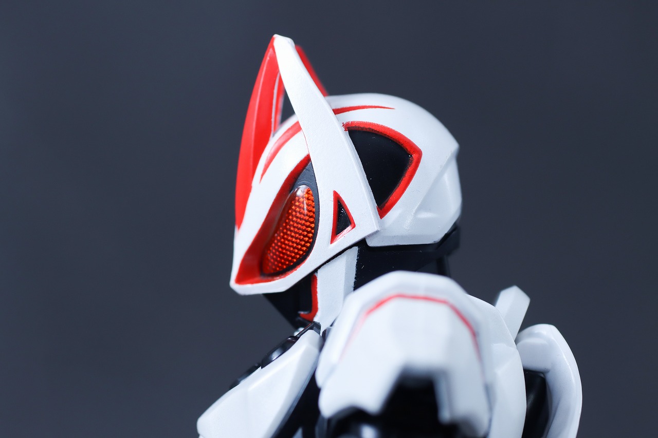 アクションフィギュア　仮面ライダーギーツ　マグナムブーストフォーム　レビュー　可動範囲