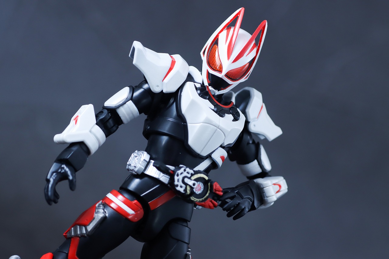 アクションフィギュア　仮面ライダーギーツ　マグナムブーストフォーム　レビュー　アクション