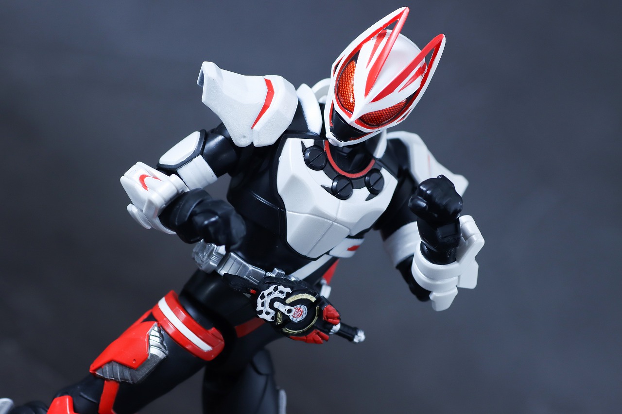 アクションフィギュア　仮面ライダーギーツ　マグナムブーストフォーム　レビュー　アクション