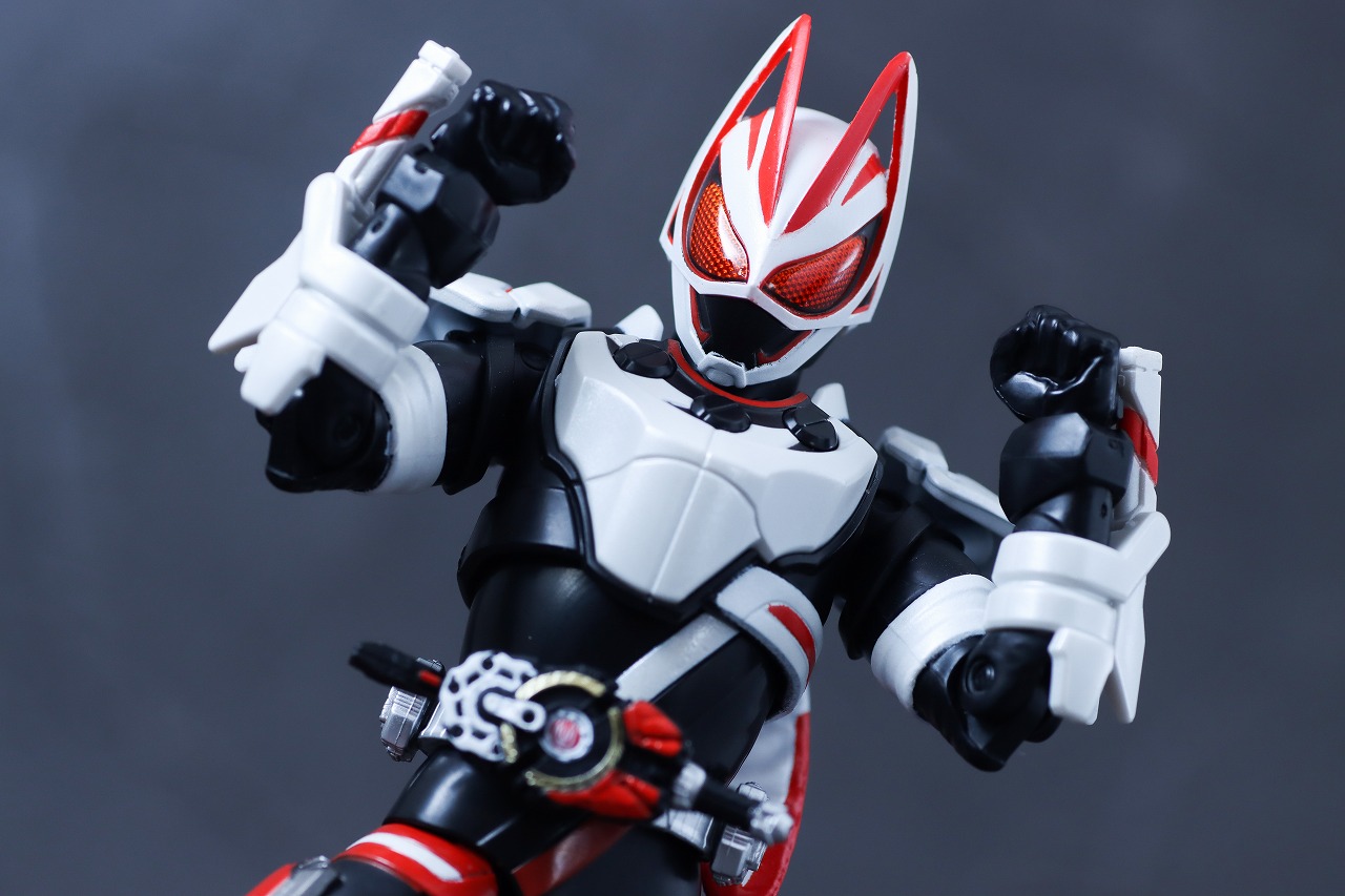 アクションフィギュア　仮面ライダーギーツ　マグナムブーストフォーム　レビュー　アクション