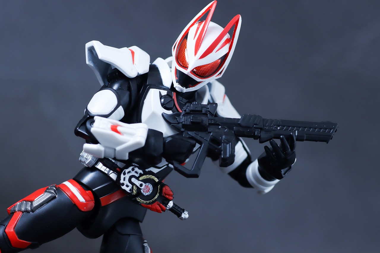アクションフィギュア　仮面ライダーギーツ マグナムブーストフォーム　レビュー