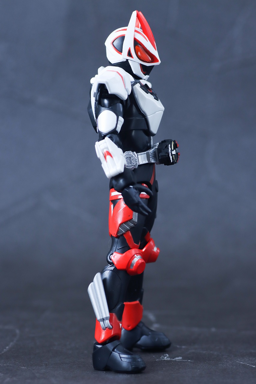 アクションフィギュア　仮面ライダーギーツ　マグナムブーストフォーム　レビュー　本体