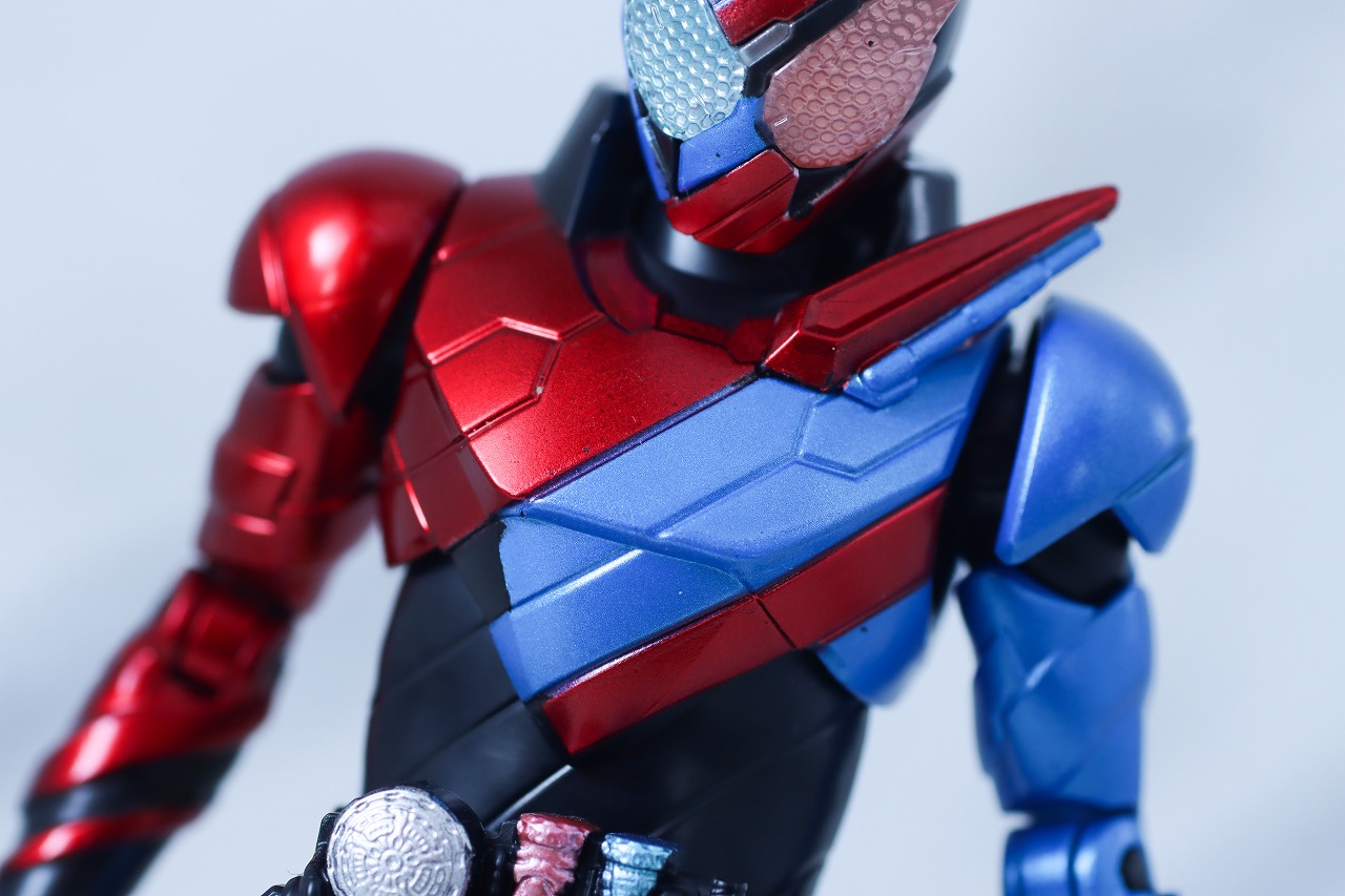 アクションフィギュア　仮面ライダービルド　ラビットタンクフォーム　レビュー　本体