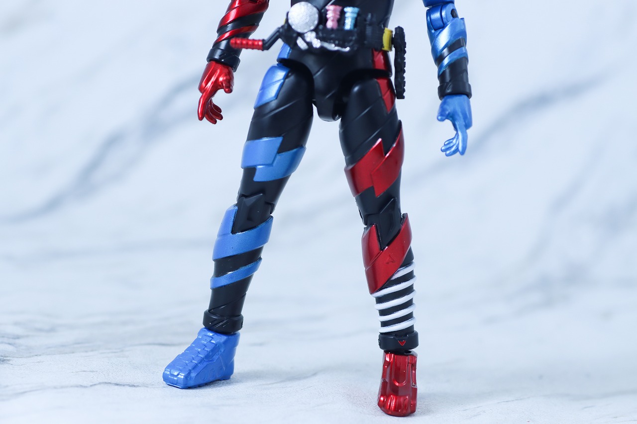 アクションフィギュア　仮面ライダービルド　ラビットタンクフォーム　レビュー　本体