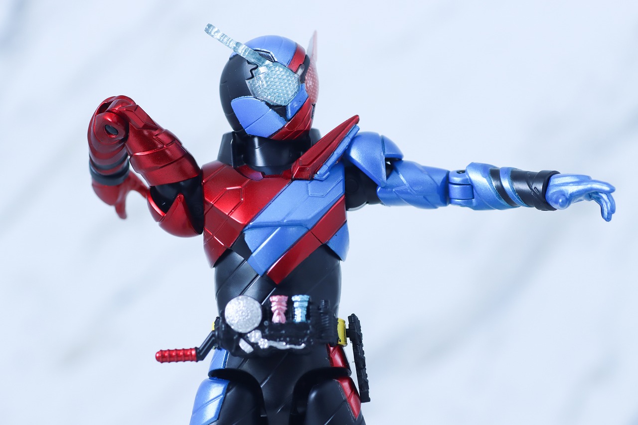 アクションフィギュア　仮面ライダービルド　ラビットタンクフォーム　レビュー　可動範囲