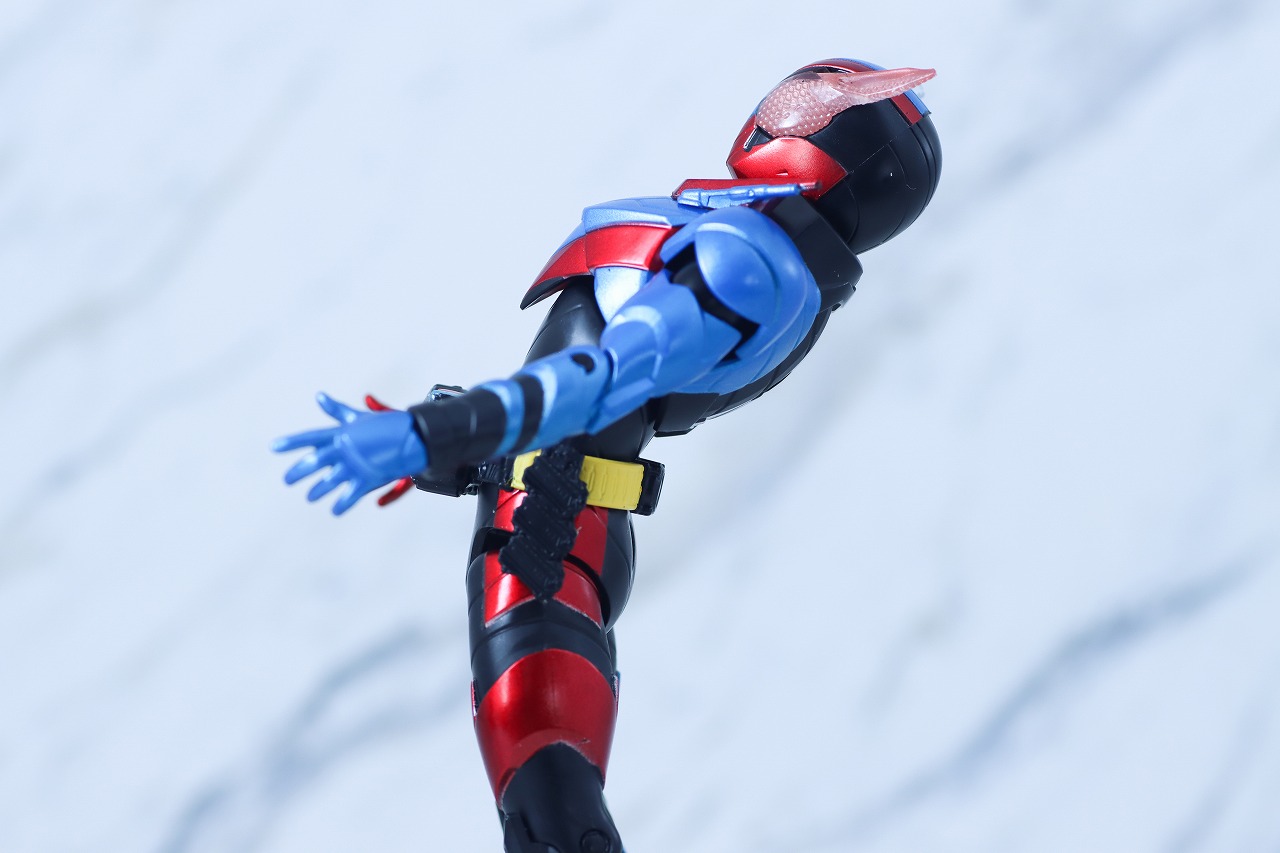 アクションフィギュア　仮面ライダービルド　ラビットタンクフォーム　レビュー　可動範囲