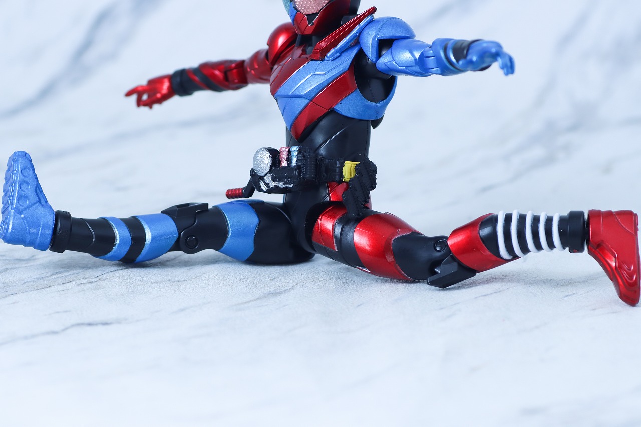 アクションフィギュア　仮面ライダービルド　ラビットタンクフォーム　レビュー　可動範囲