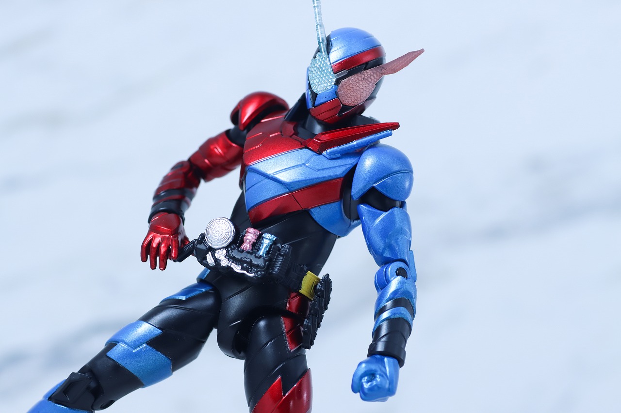 アクションフィギュア　仮面ライダービルド　ラビットタンクフォーム　レビュー　アクション