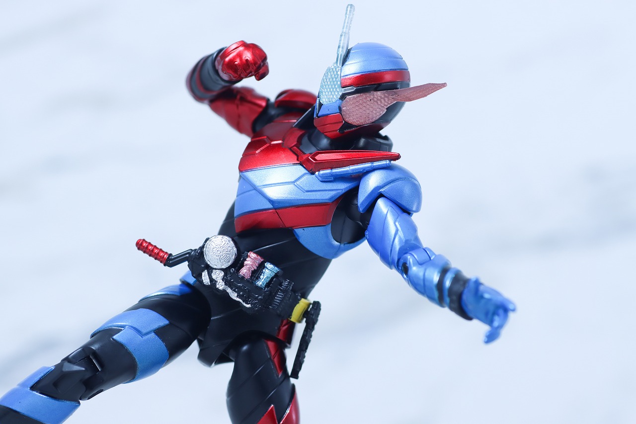 アクションフィギュア　仮面ライダービルド　ラビットタンクフォーム　レビュー　アクション