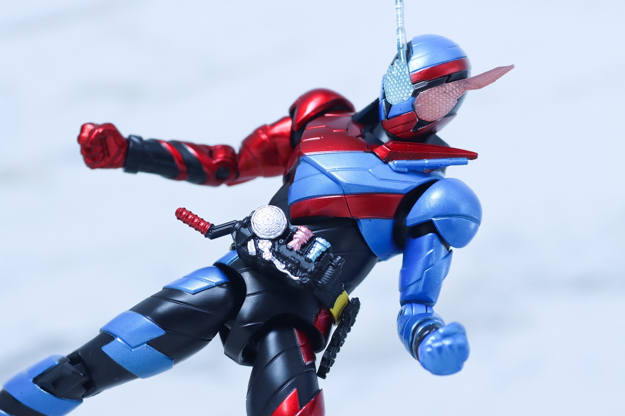 アクションフィギュア　仮面ライダービルド　ラビットタンクフォーム　レビュー　アクション