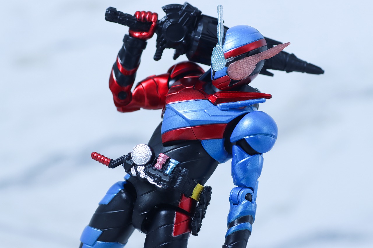 アクションフィギュア　仮面ライダービルド　ラビットタンクフォーム　レビュー　アクション