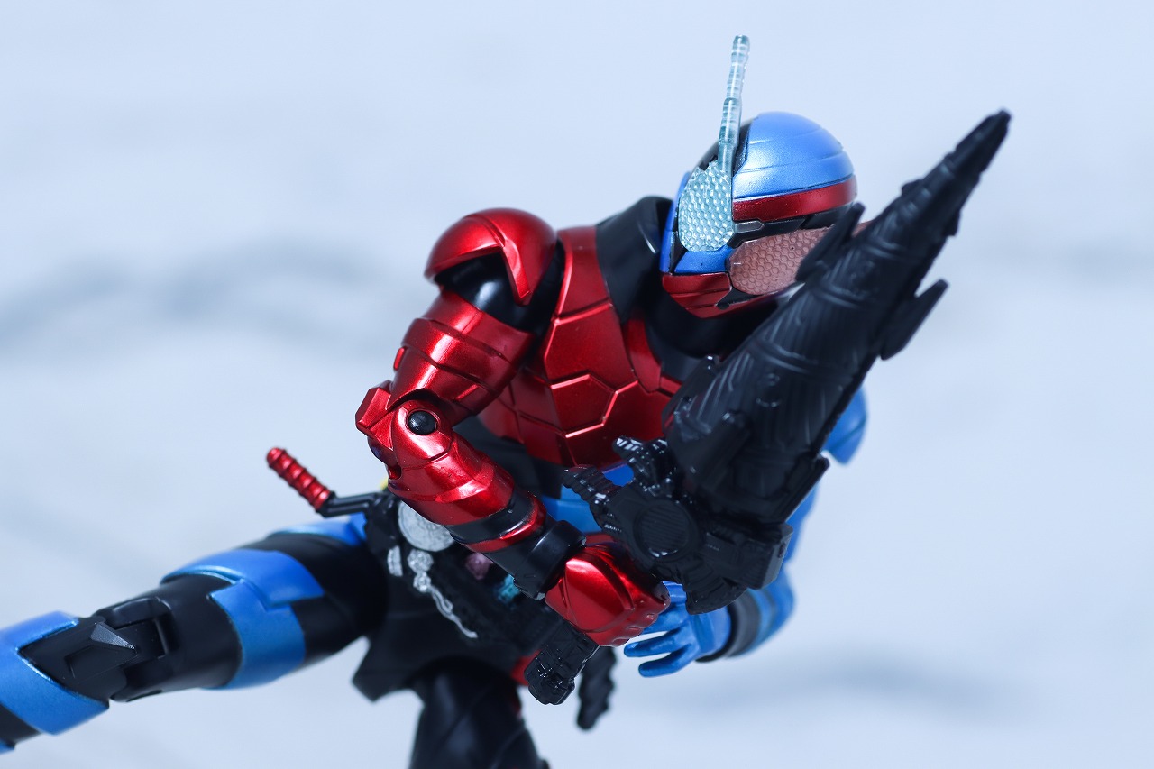 アクションフィギュア　仮面ライダービルド　ラビットタンクフォーム　レビュー　アクション