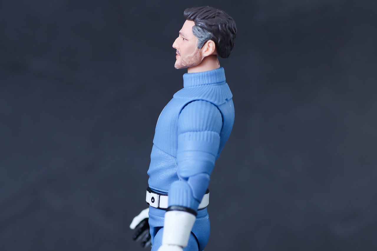 マーベルレジェンド　リード・リチャーズ　ミスター・ファンタスティック（『ファンタスティック4：ファースト・ステップ』）　レビュー　可動範囲