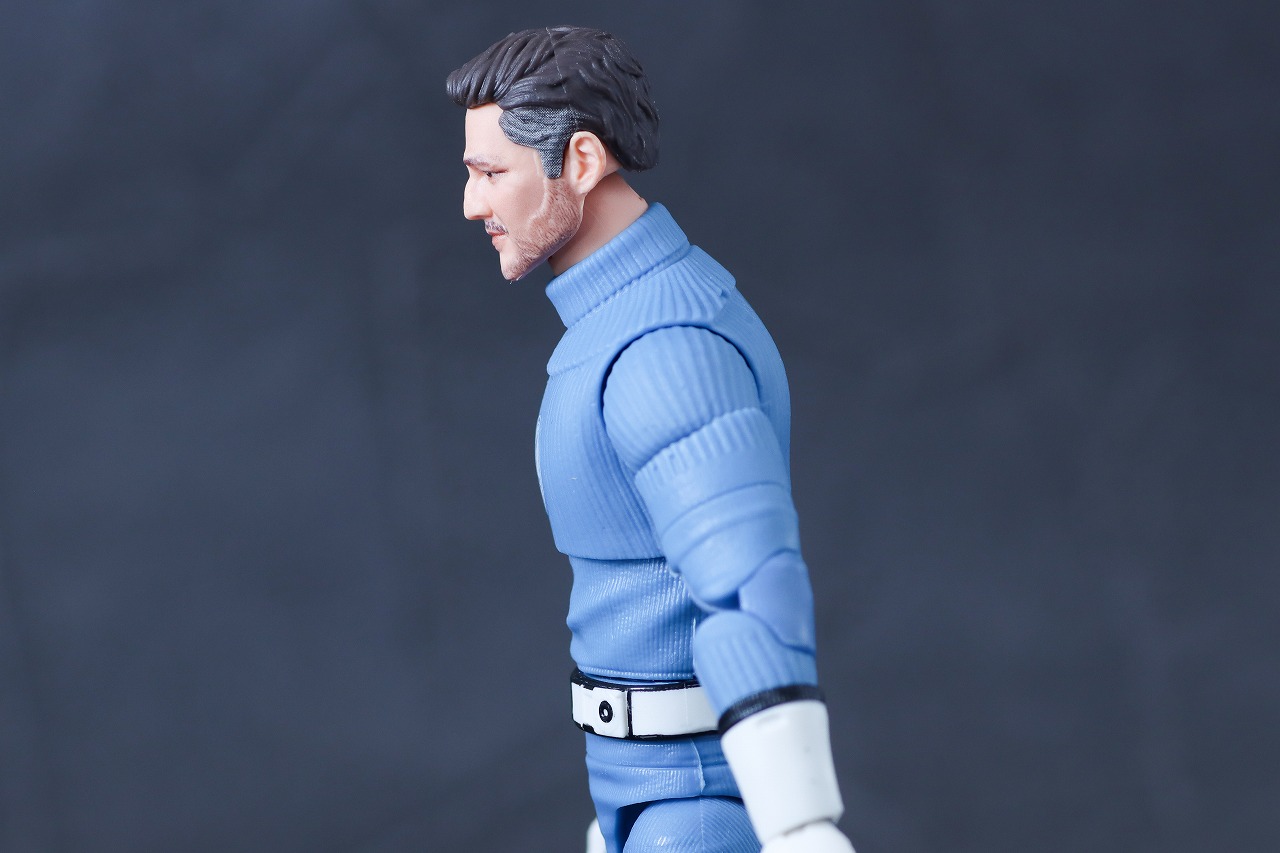 マーベルレジェンド　リード・リチャーズ　ミスター・ファンタスティック（『ファンタスティック4：ファースト・ステップ』）　レビュー　可動範囲