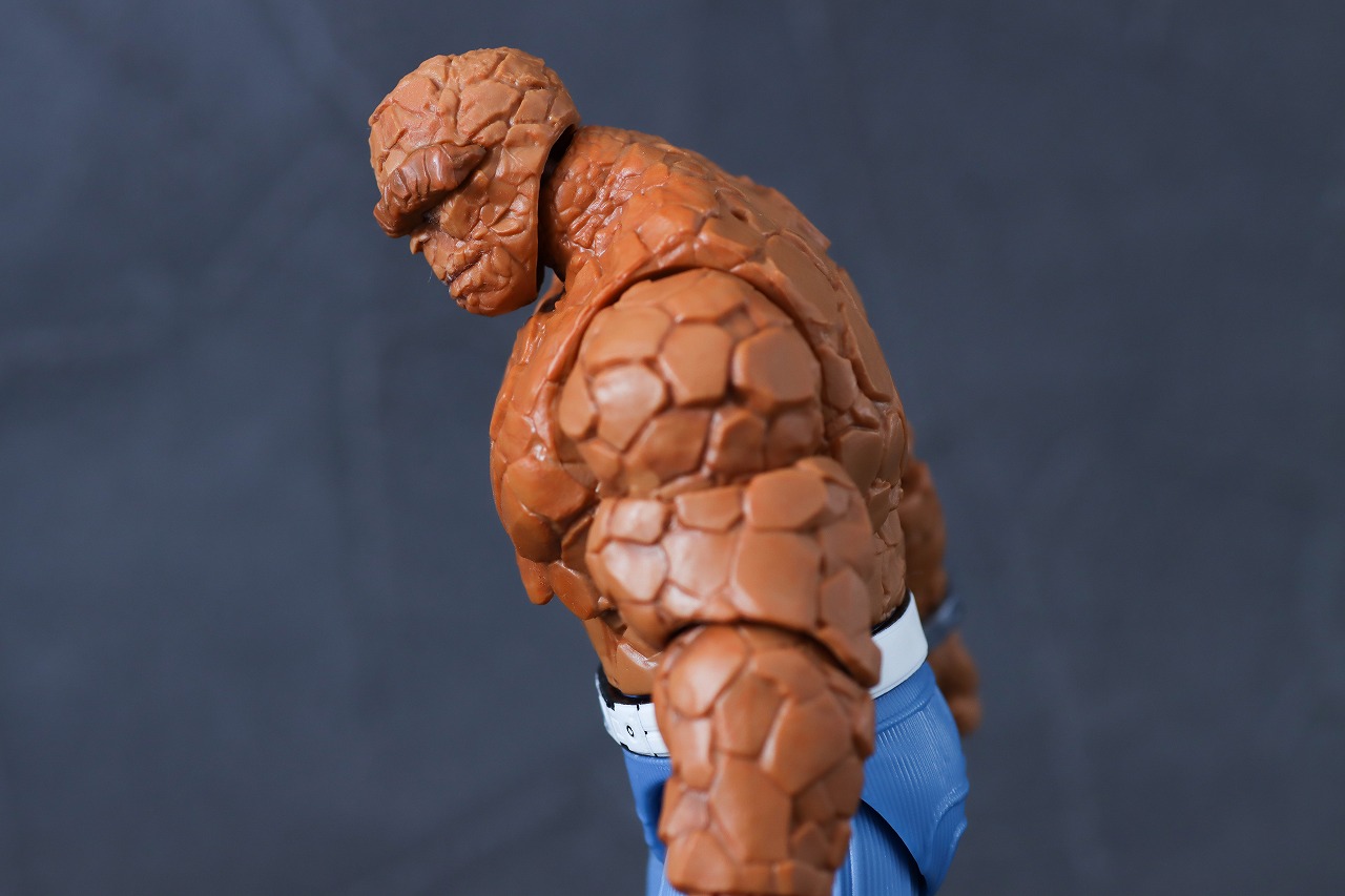 マーベルレジェンド　ベン・グリム　ザ・シング（『ファンタスティック4：ファースト・ステップ』）　レビュー　可動範囲