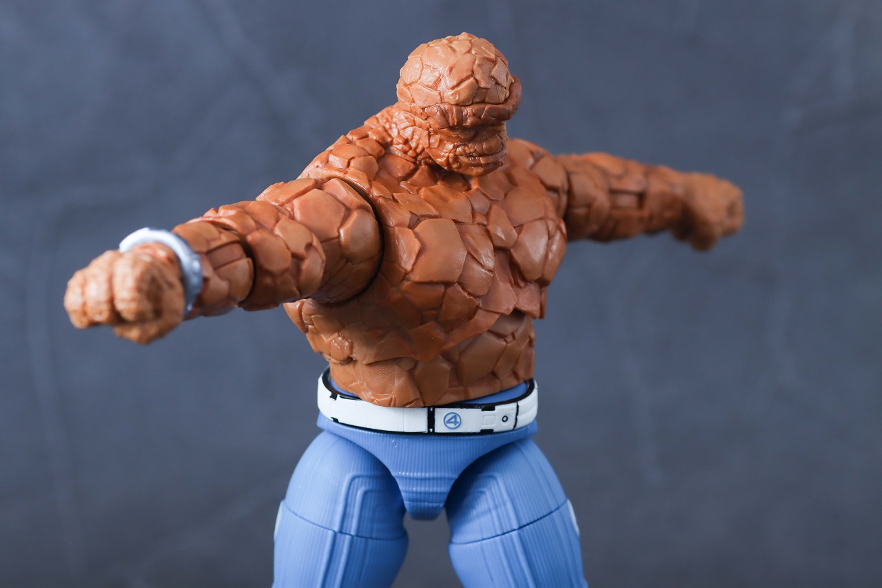 マーベルレジェンド　ベン・グリム　ザ・シング（『ファンタスティック4：ファースト・ステップ』）　レビュー　可動範囲