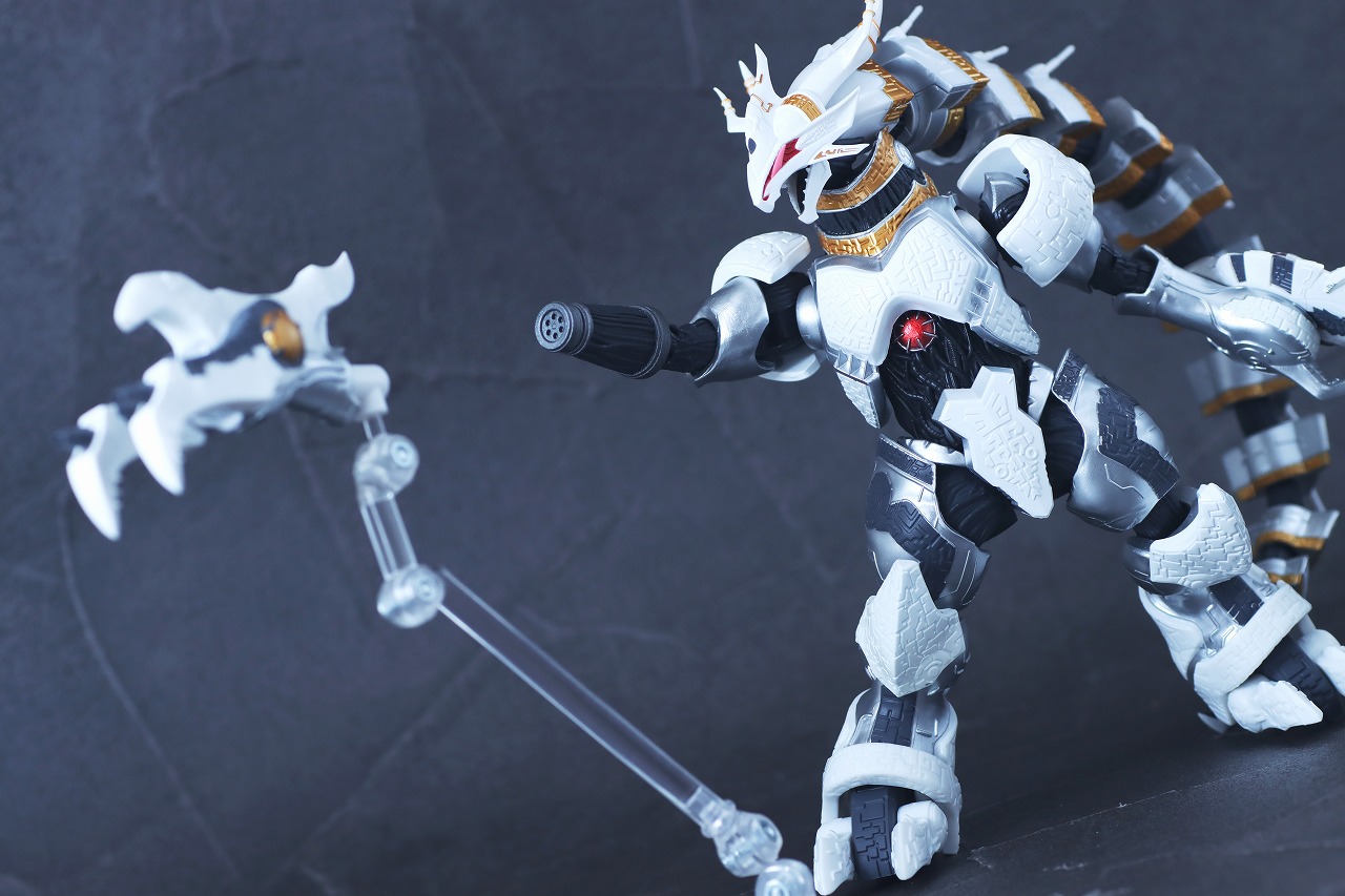 S.H.フィギュアーツ　ギャラクトロン　アクション