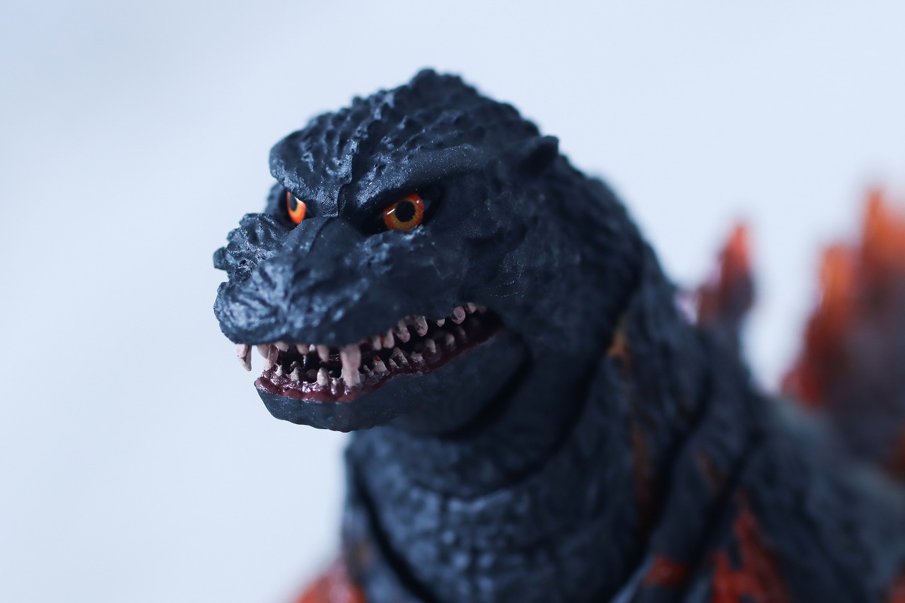 S.H.モンスターアーツ　ゴジラ（1995／バーニングゴジラ） 70周年特別記念Ver.　レビュー　本体