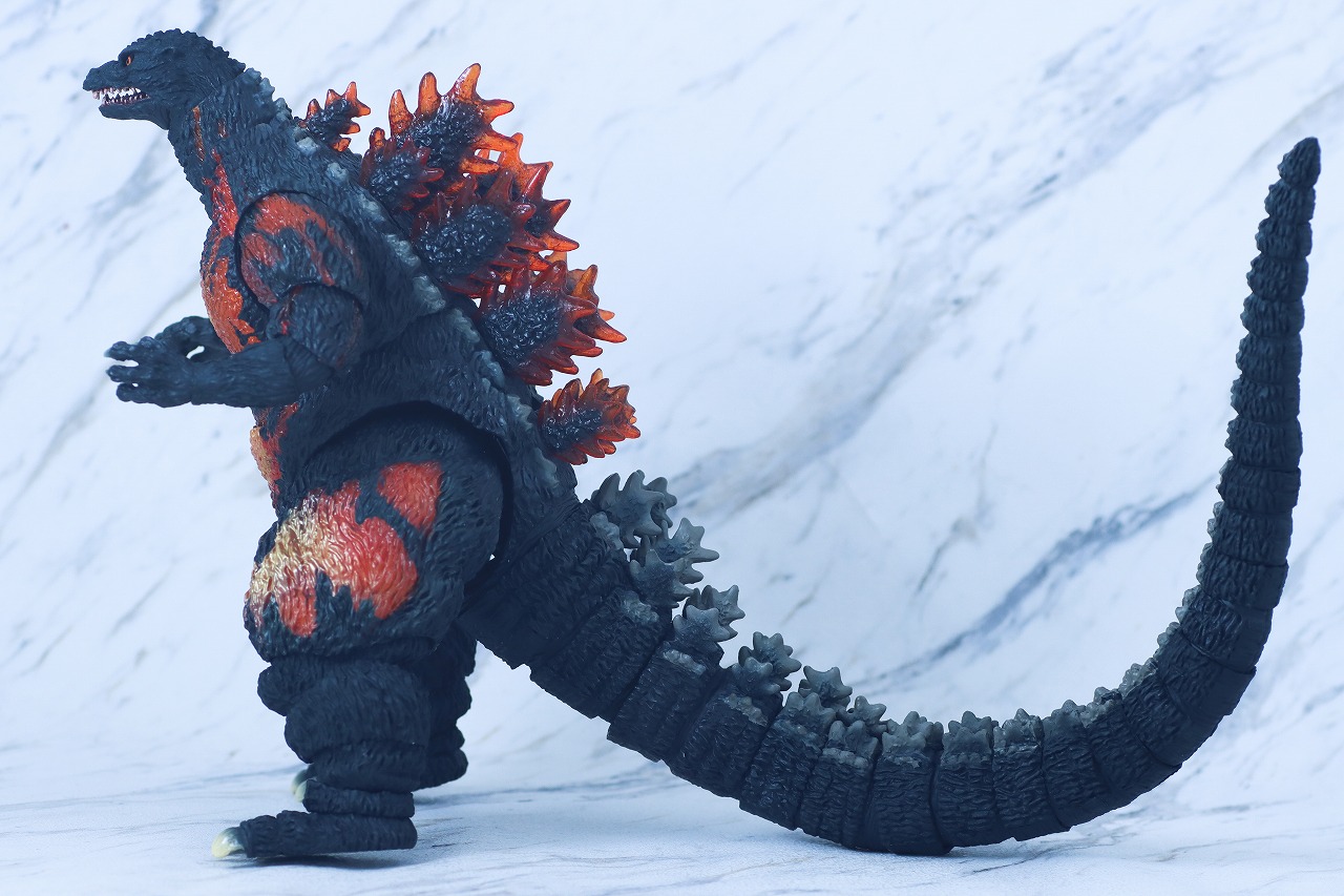 S.H.モンスターアーツ　ゴジラ（1995／バーニングゴジラ） 70周年特別記念Ver.　レビュー　本体