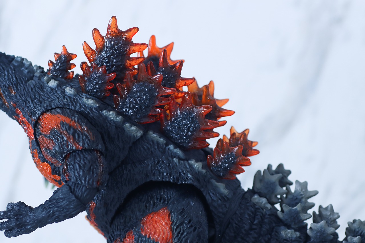 S.H.モンスターアーツ　ゴジラ（1995／バーニングゴジラ） 70周年特別記念Ver.　レビュー　本体