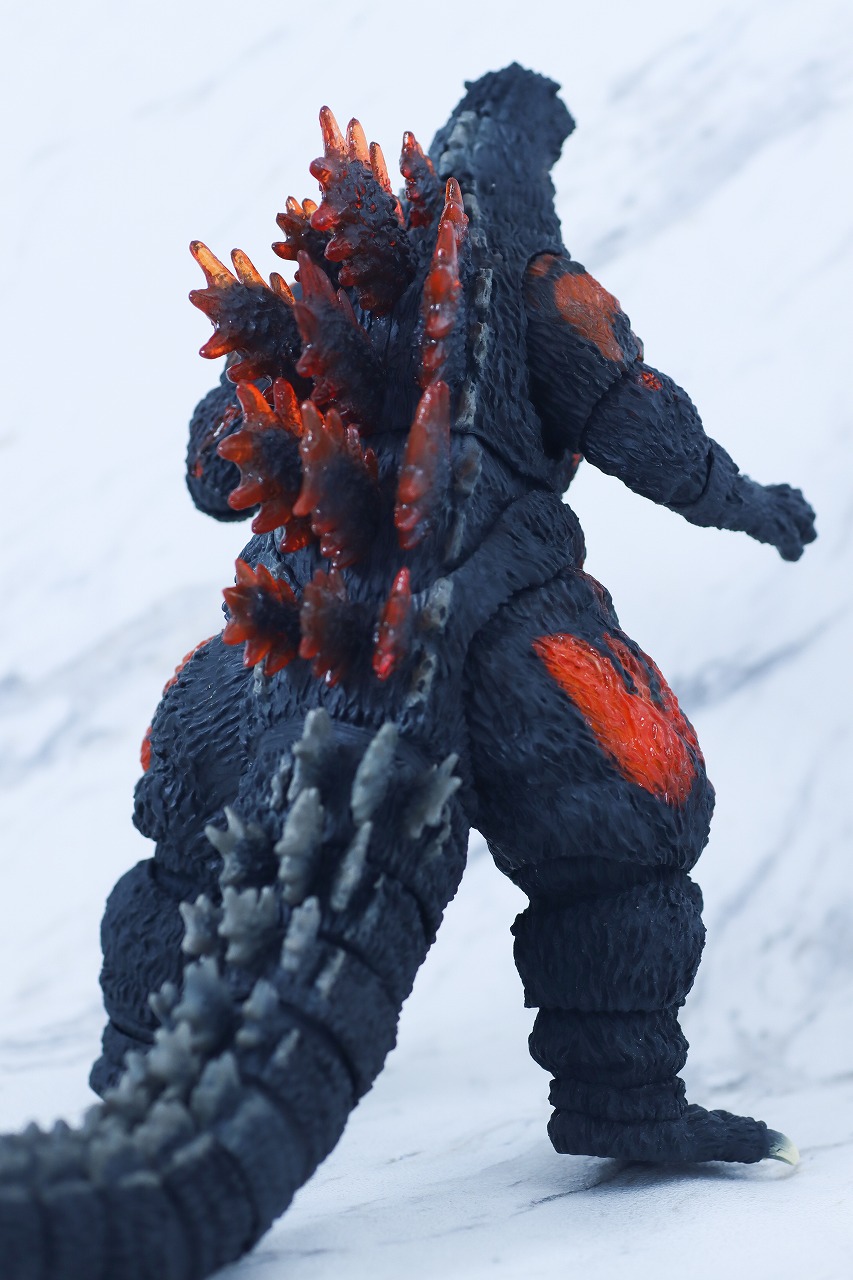 S.H.モンスターアーツ　ゴジラ（1995／バーニングゴジラ） 70周年特別記念Ver.　レビュー　本体