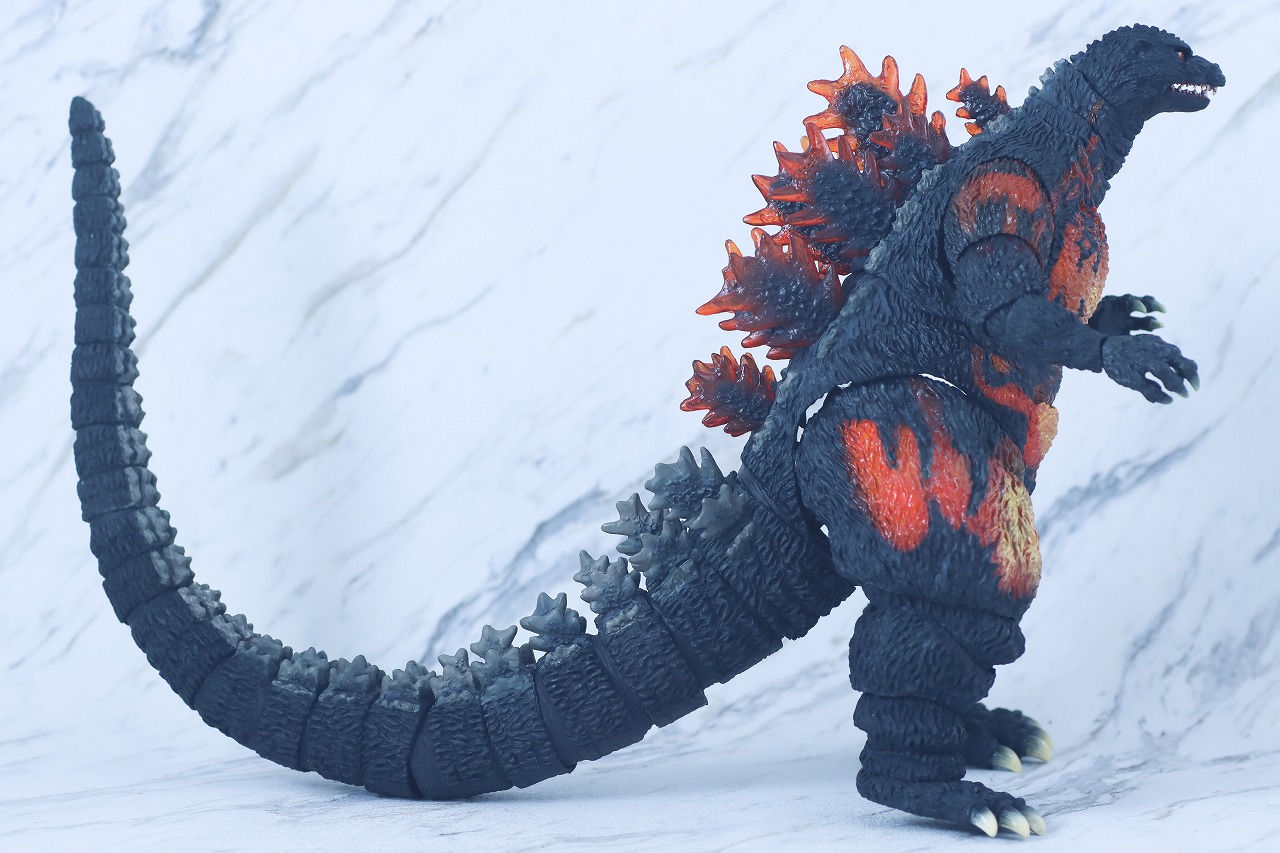 S.H.モンスターアーツ　ゴジラ（1995／バーニングゴジラ） 70周年特別記念Ver.　レビュー　本体