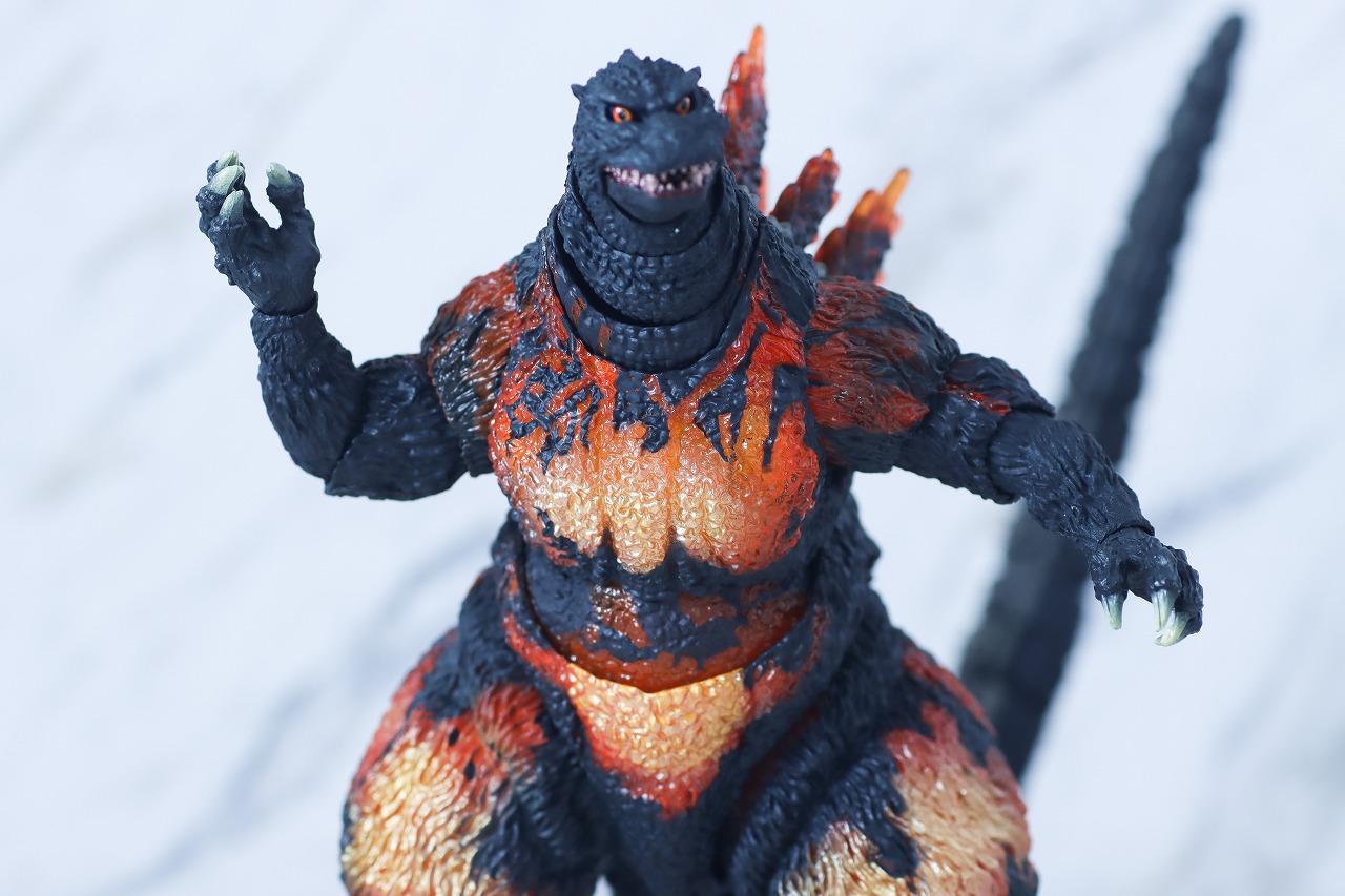 S.H.モンスターアーツ　ゴジラ（1995／バーニングゴジラ） 70周年特別記念Ver.　レビュー　可動範囲