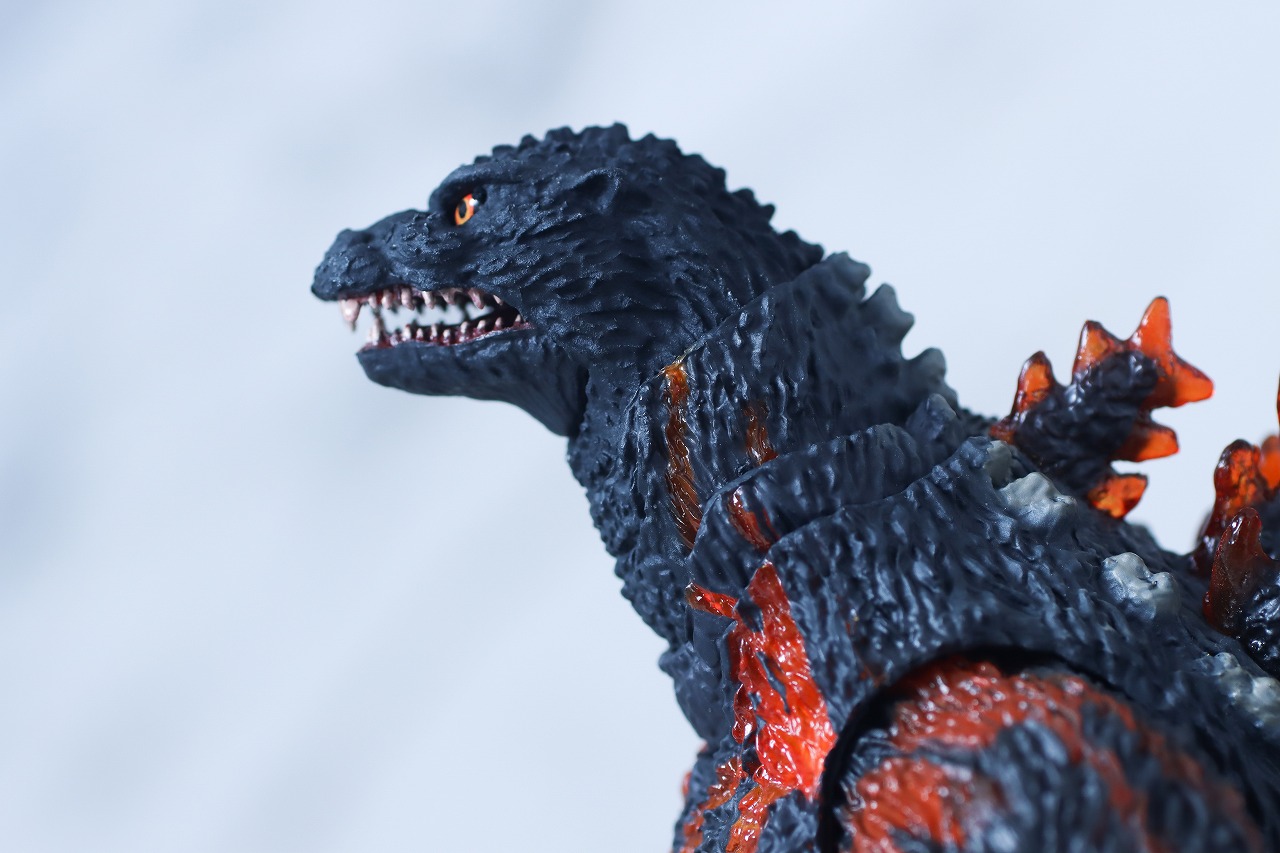 S.H.モンスターアーツ　ゴジラ（1995／バーニングゴジラ） 70周年特別記念Ver.　レビュー　可動範囲