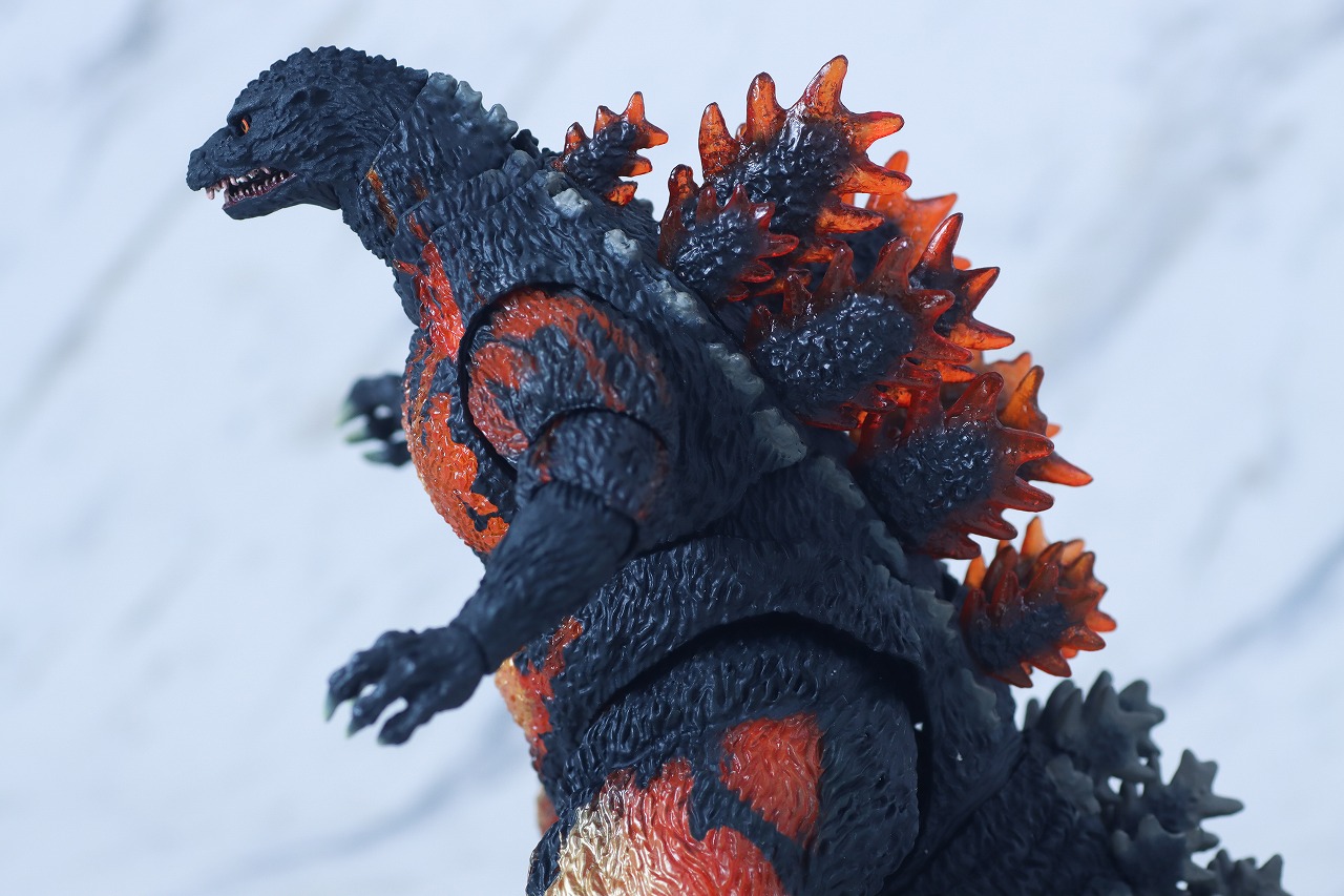 S.H.モンスターアーツ　ゴジラ（1995／バーニングゴジラ） 70周年特別記念Ver.　レビュー　可動範囲