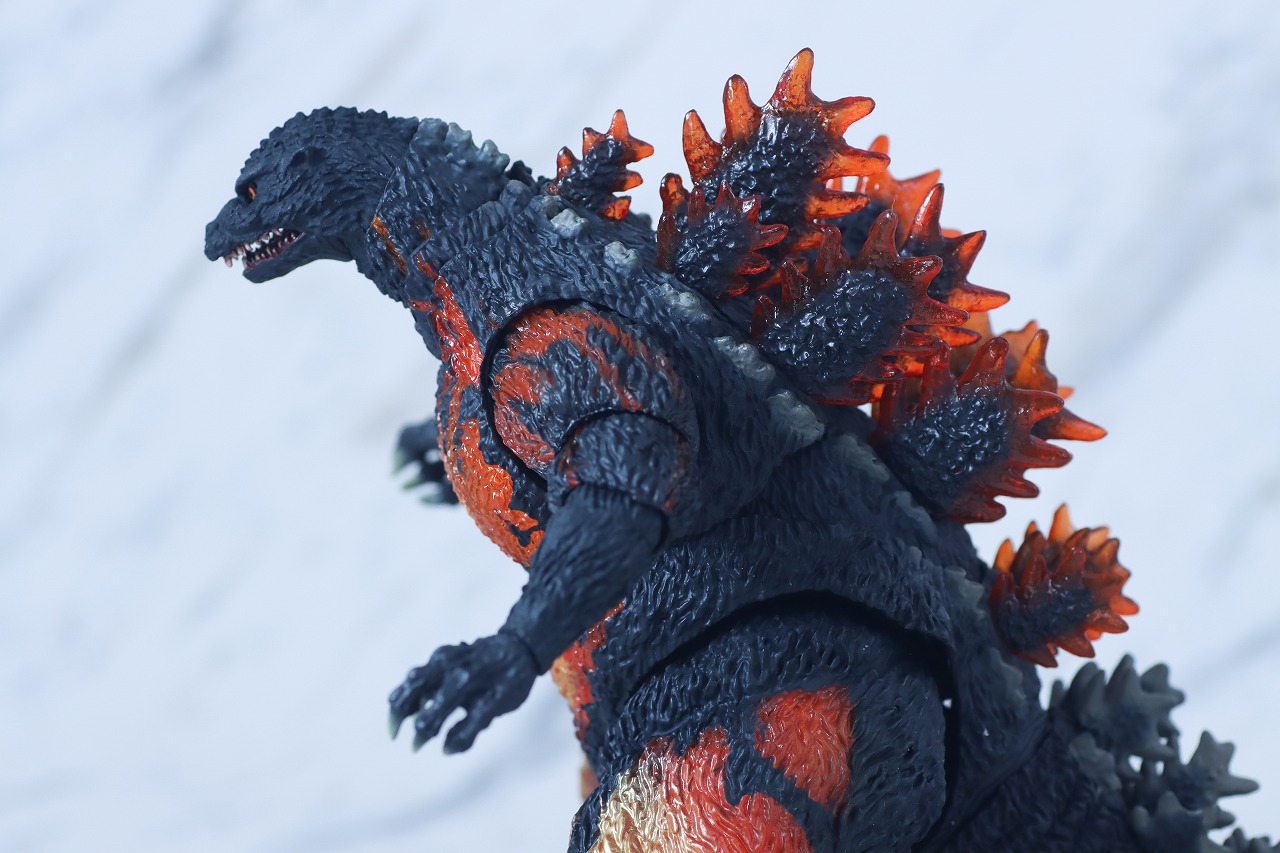 S.H.モンスターアーツ　ゴジラ（1995／バーニングゴジラ） 70周年特別記念Ver.　レビュー　可動範囲