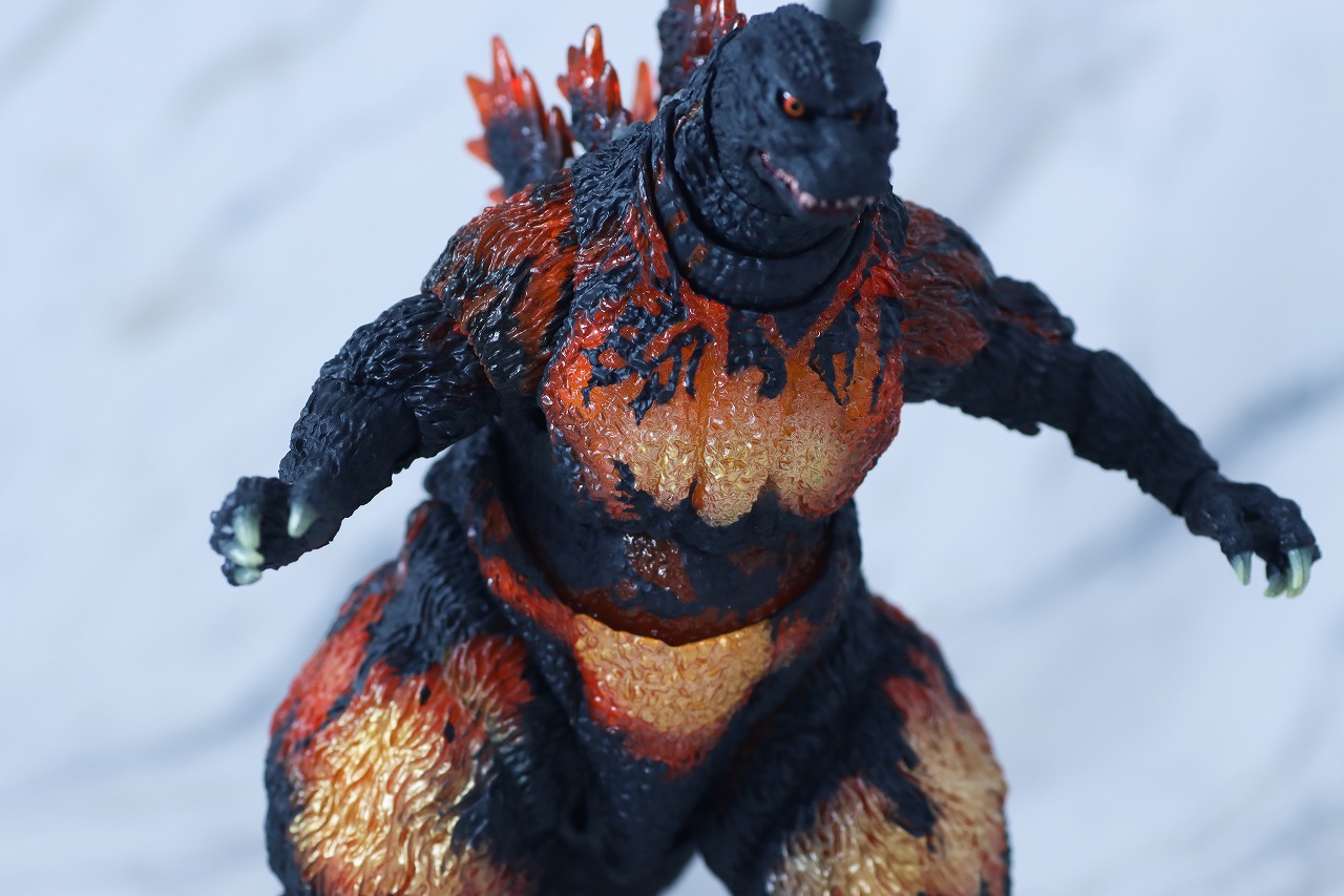 S.H.モンスターアーツ　ゴジラ（1995／バーニングゴジラ） 70周年特別記念Ver.　レビュー　可動範囲
