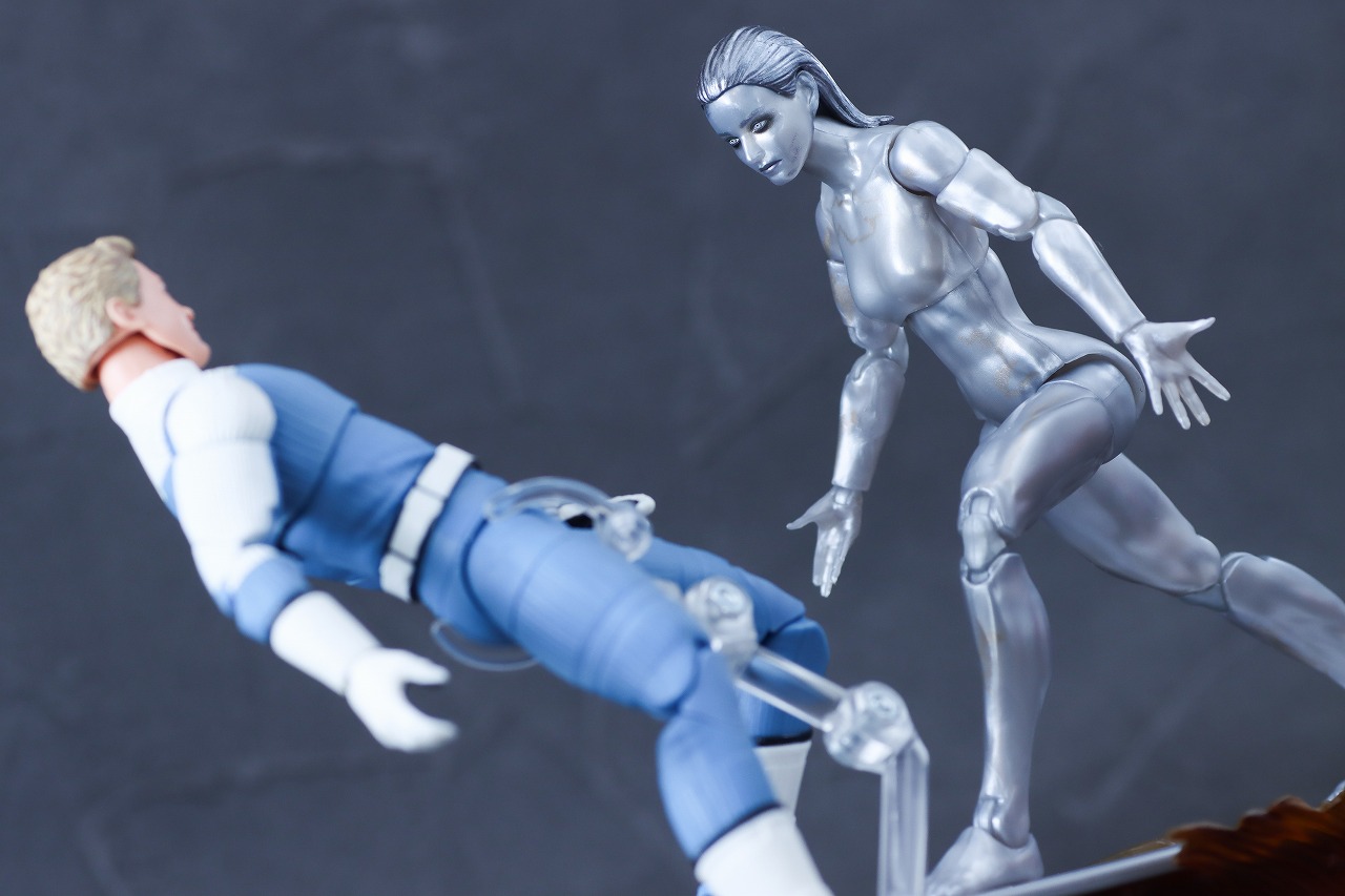 マーベルレジェンド　シルバーサーファー（『ファンタスティック4：ファースト・ステップ』）　レビュー　アクション　ジョニー・ストーム