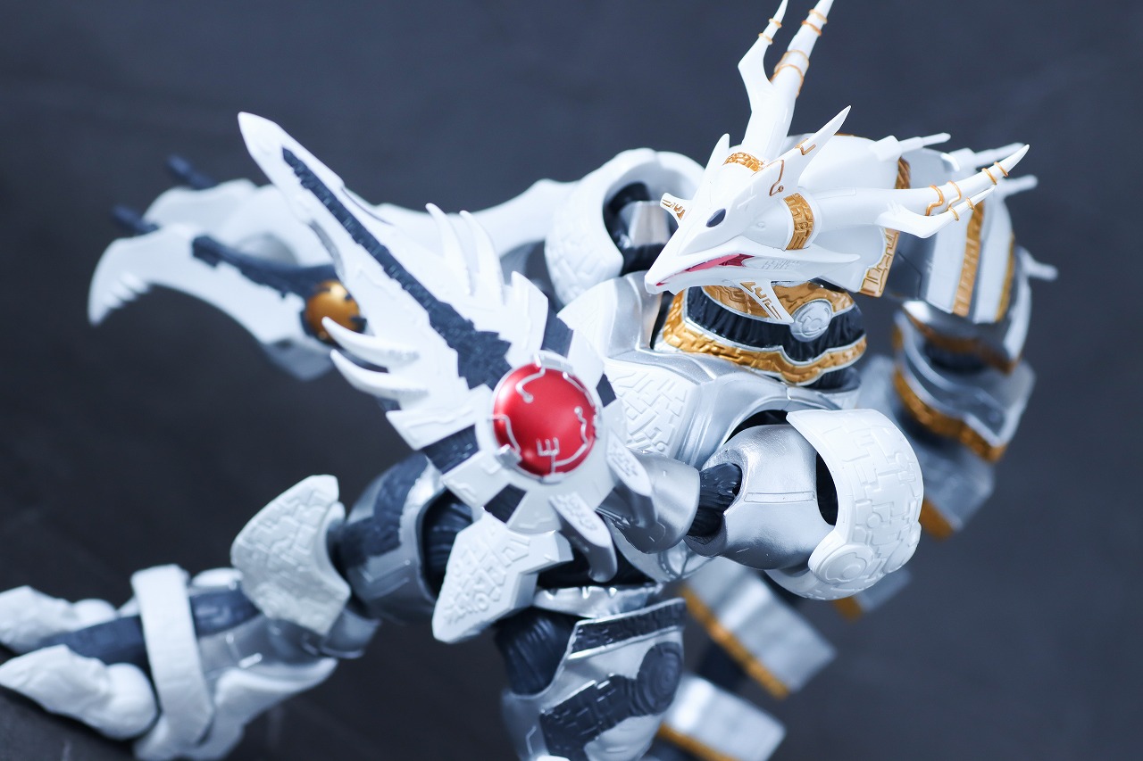 S.H.フィギュアーツ　ギャラクトロン　アクション