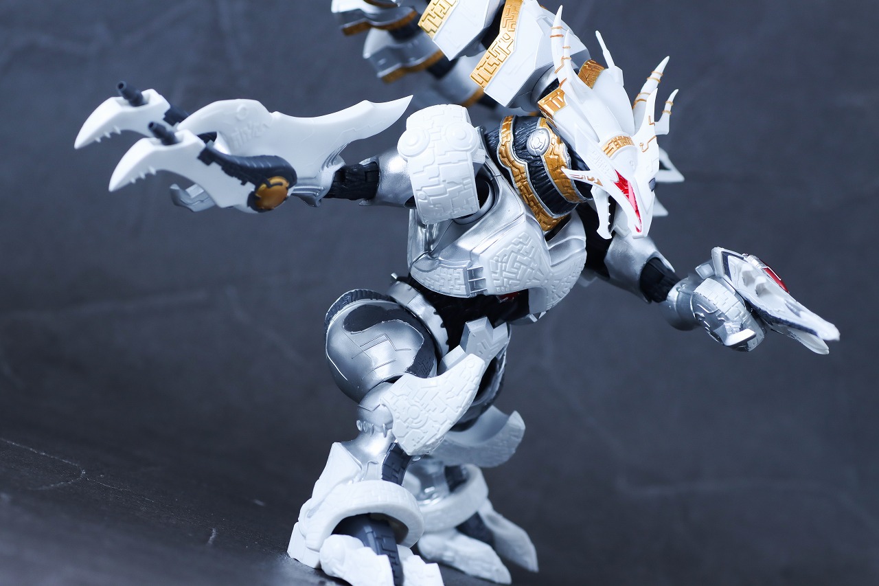 S.H.フィギュアーツ　ギャラクトロン　アクション