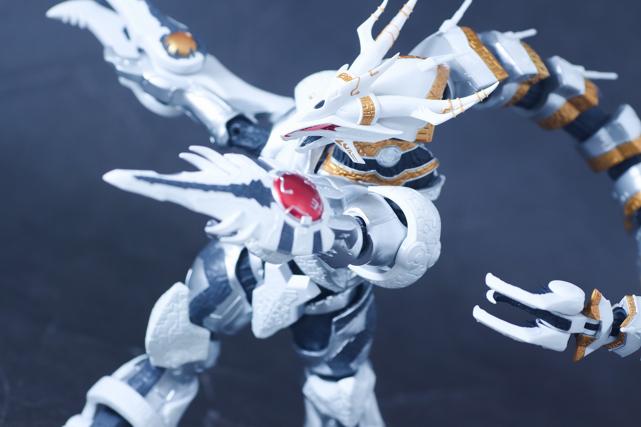 S.H.フィギュアーツ　ギャラクトロン　アクション