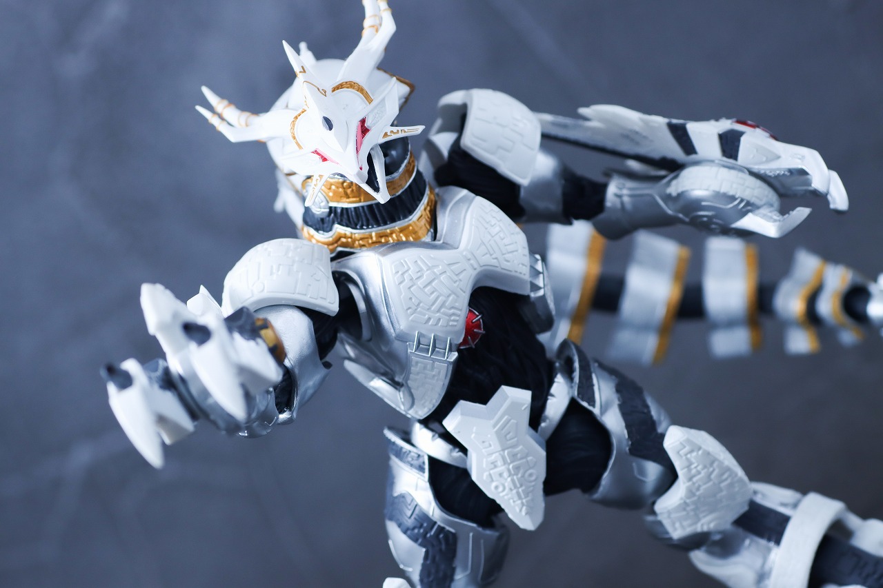 S.H.フィギュアーツ　ギャラクトロン　アクション